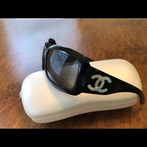 Black CHANEL Sunglasses